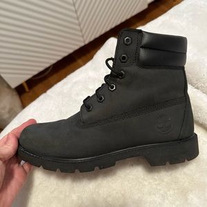 Women’s timberland boots 8